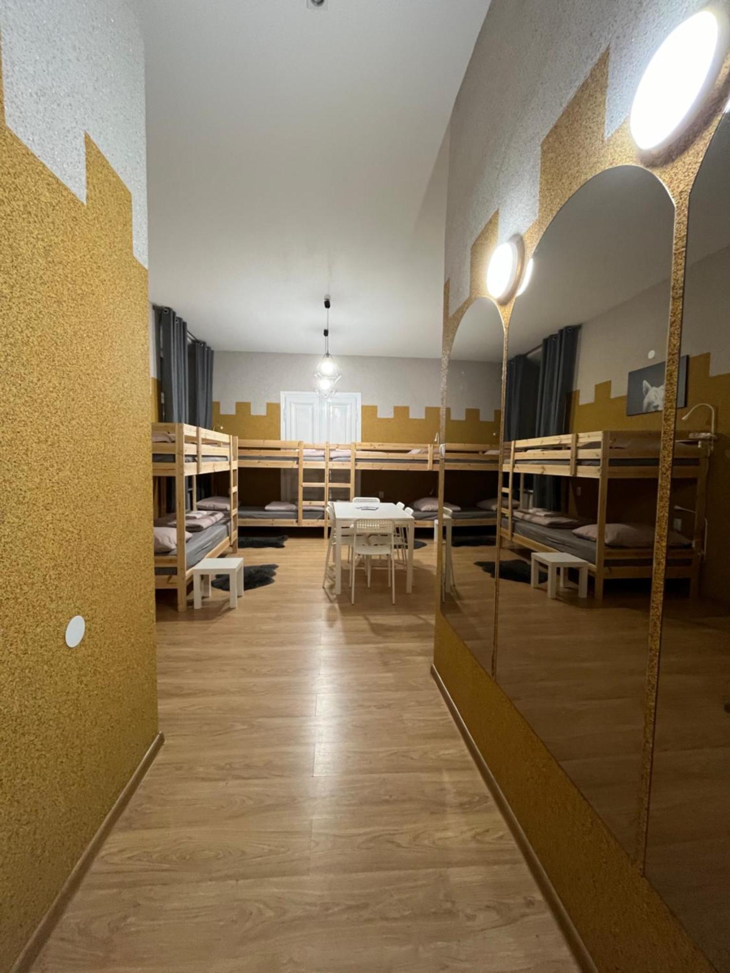 Girls Hostel Krasków Eksteriør bilde