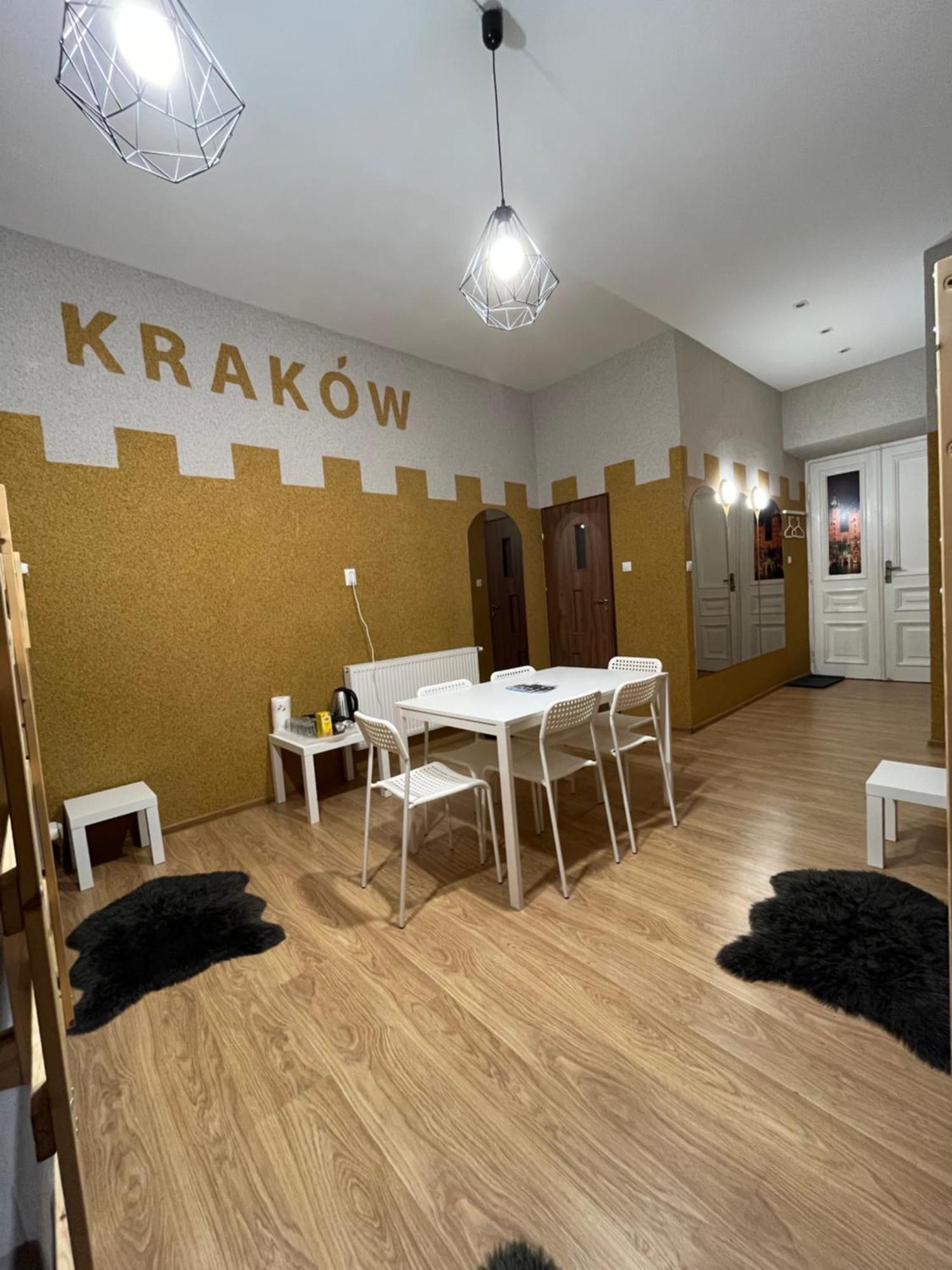 Girls Hostel Krasków Eksteriør bilde