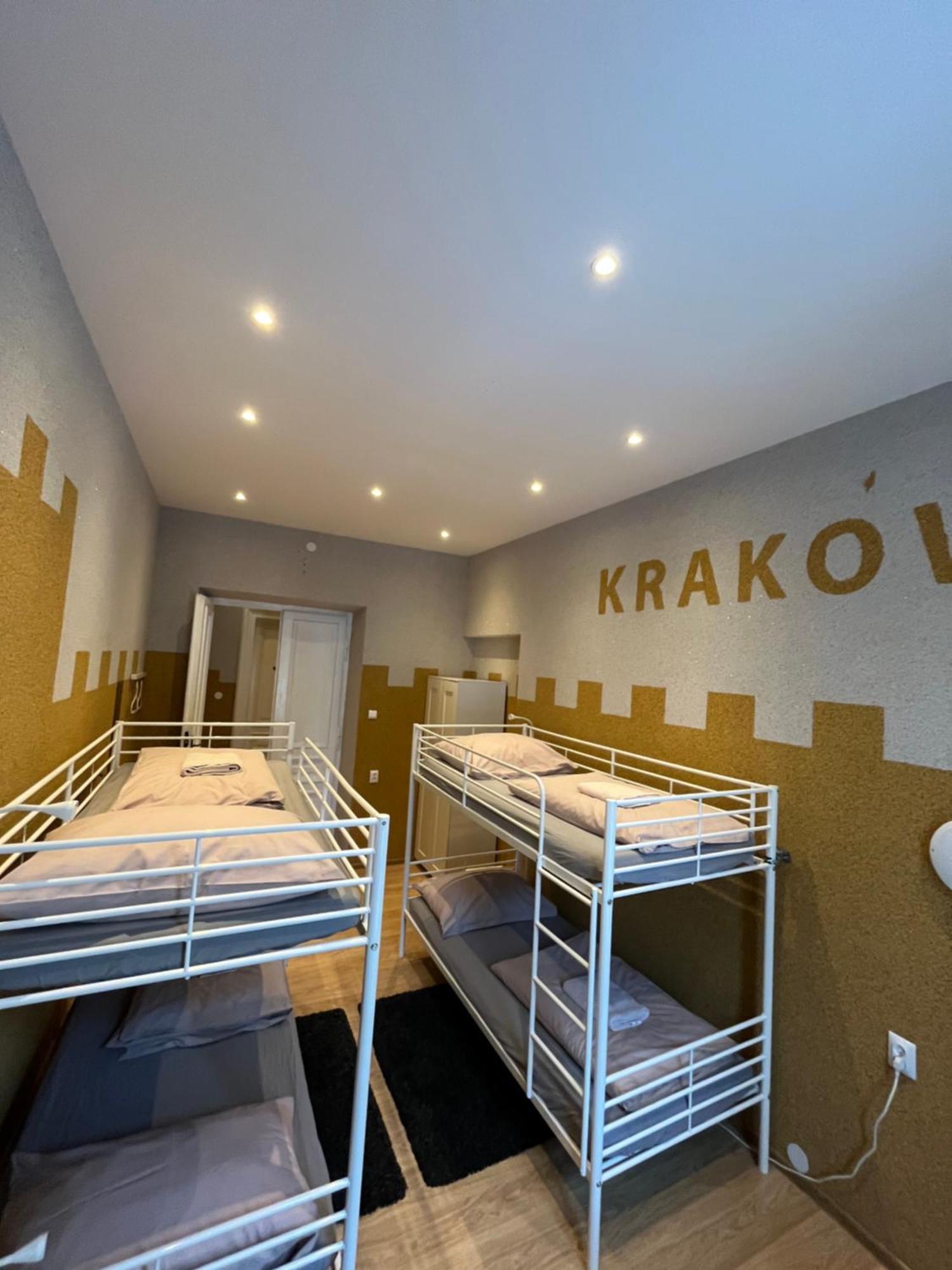 Girls Hostel Krasków Eksteriør bilde