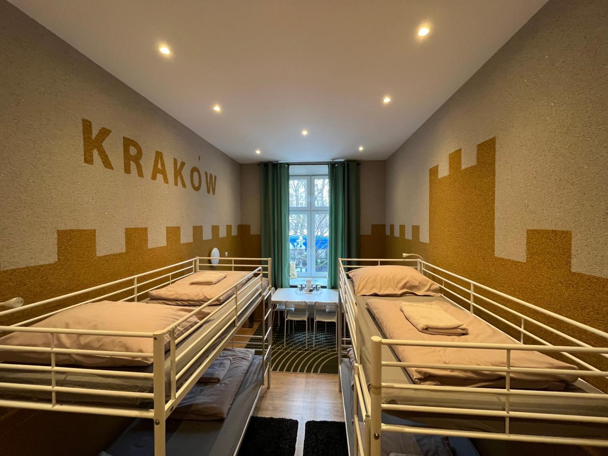 Girls Hostel Krasków Eksteriør bilde