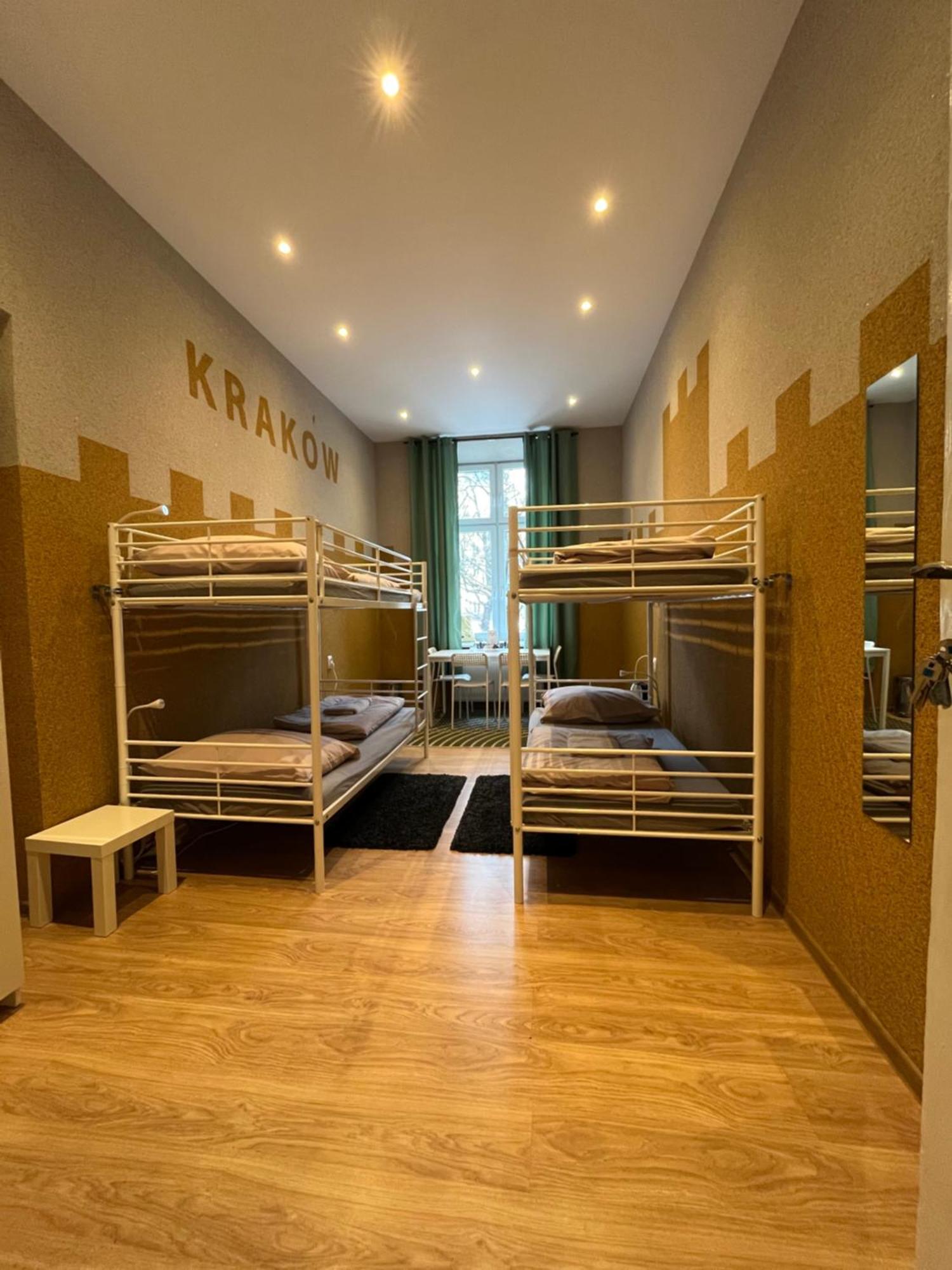 Girls Hostel Krasków Eksteriør bilde