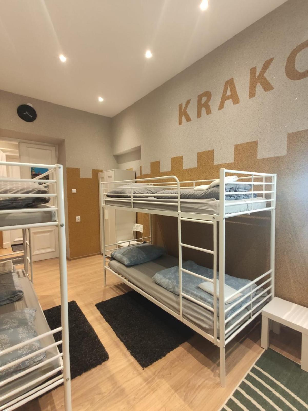 Girls Hostel Krasków Eksteriør bilde