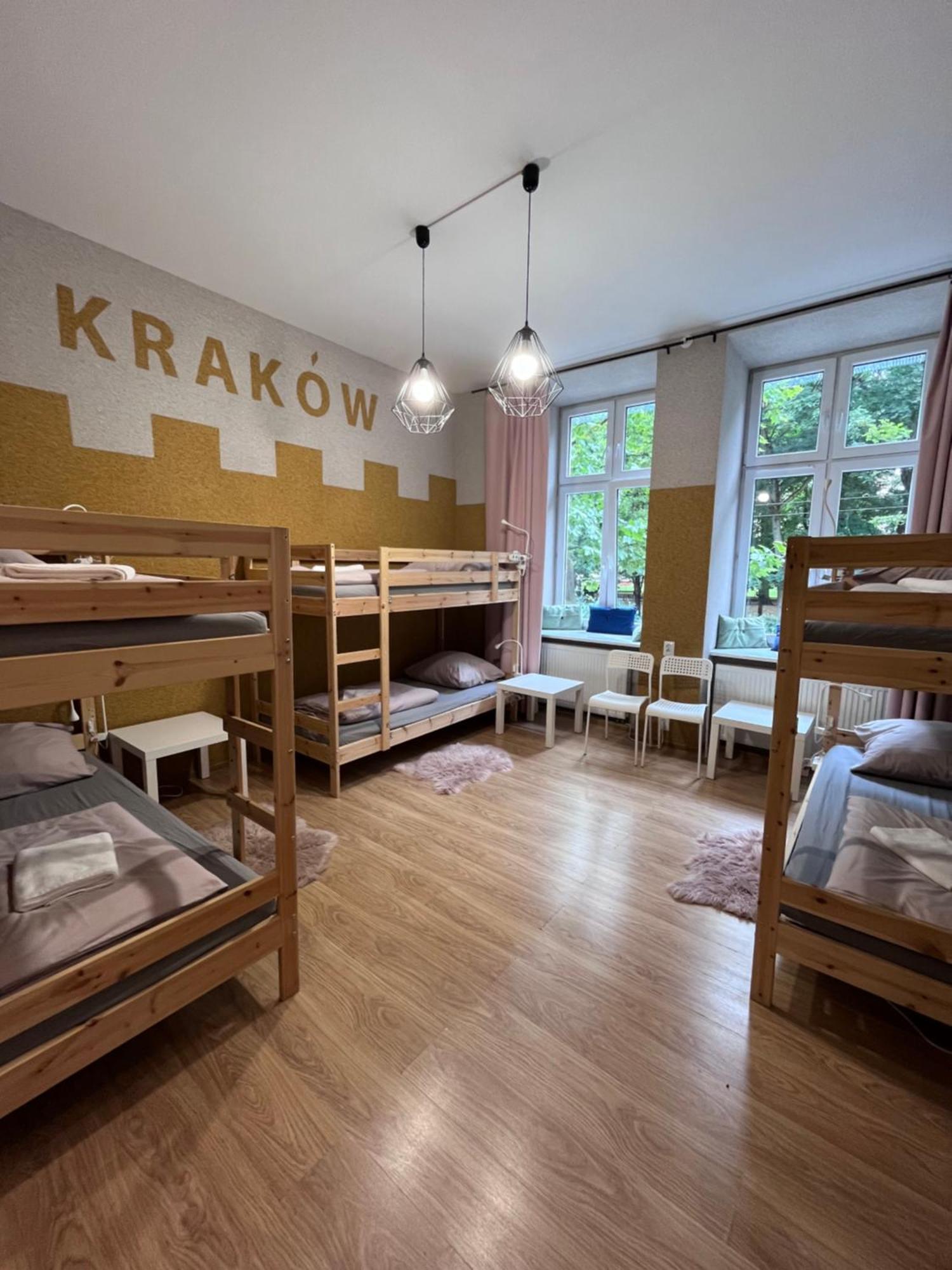 Girls Hostel Krasków Eksteriør bilde